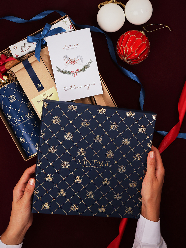 : коробка "ампир" синяя опт с лого 24х24х9