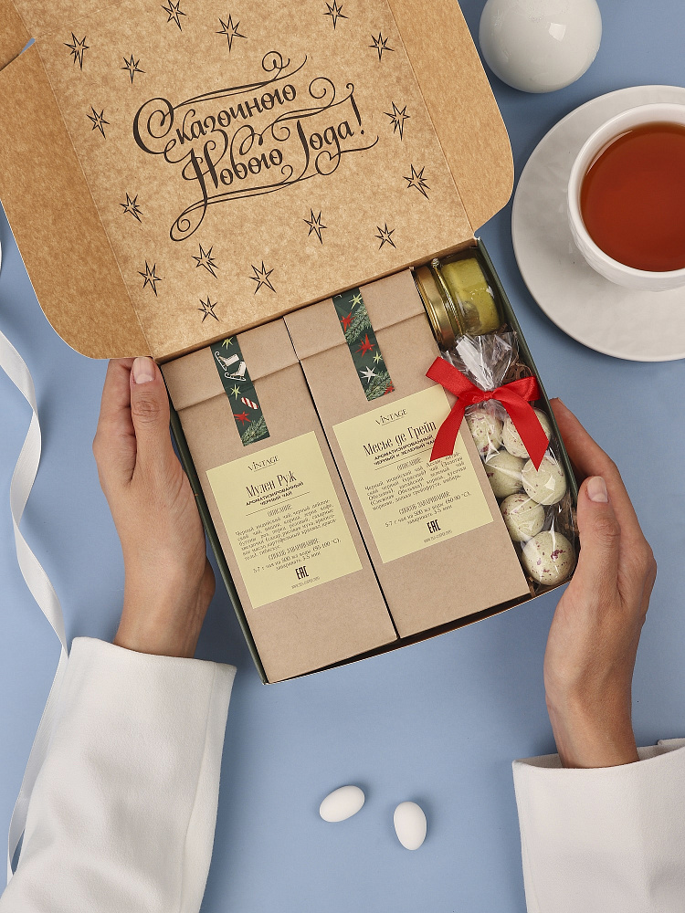 : коробка-посылка "рождество" опт с лого 18х18х7,5