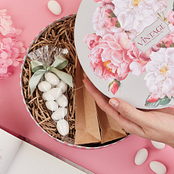 Поздравляем с 8 марта партнёров Vintage!