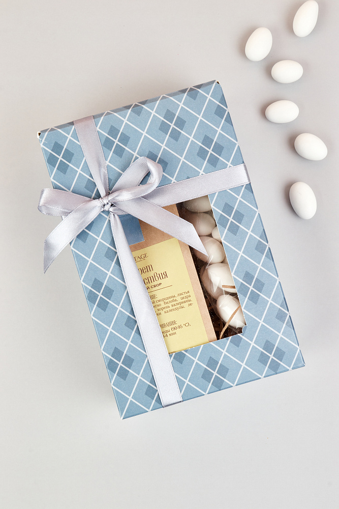 : коробка малая с окном "аргайл голубой" опт без лого 12х6,5х18,5