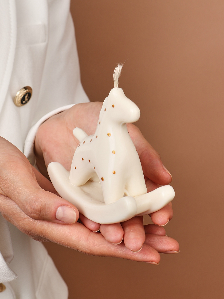 : свеча в форме лошади 9х10