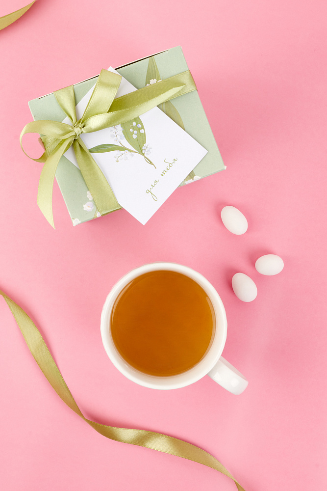 : коробка вертикальная "ландыши" опт с лого 18,5х10х8